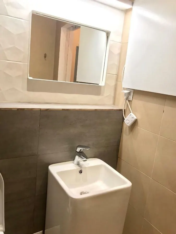 Serene Studio Hotel Bucureşti 0*,