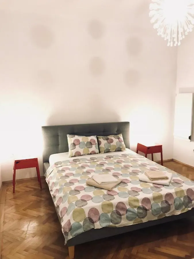 Serene Studio Hotel Bucureşti 0*,